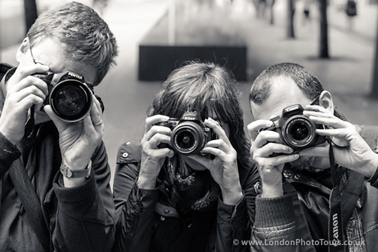 Photography Courses London - Students with londonphototours
